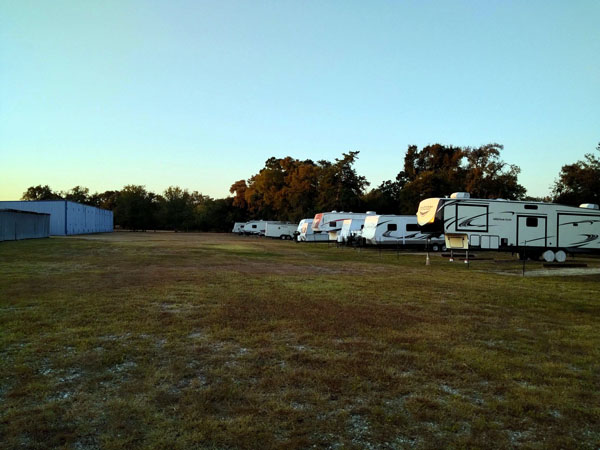 On the Lake Boat & RV Storage Image 4